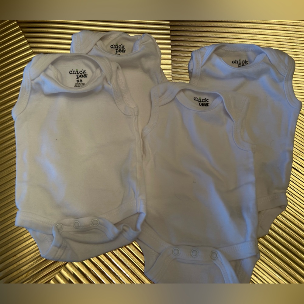 ChickPea White Baby MuscleTee Onesies Bodysuit, 4 new w/o tags. All size  0-3 mo